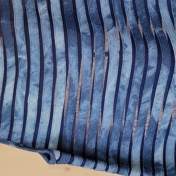 Cynthia Rowley top. - Picture 3 of 9